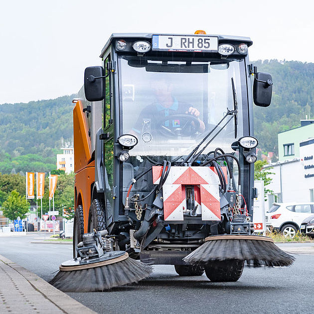 RAHMER Dienstleistungen Aussenanlagen Straßenreinigung